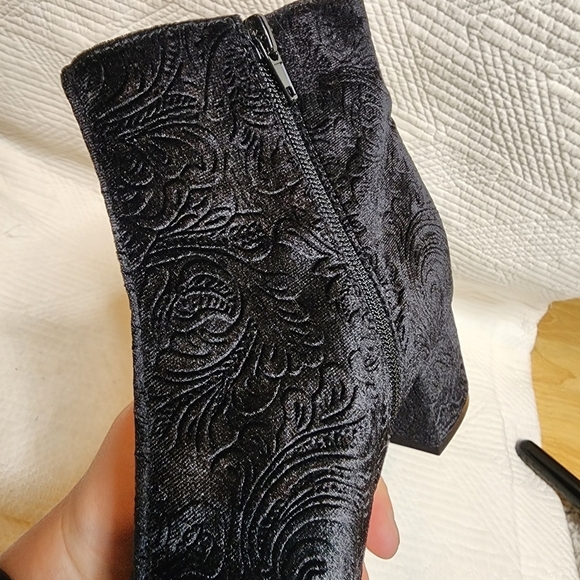 Unisa Caytea black printed velvet booties. Women's size 9.5. - Picture 7 of 16
